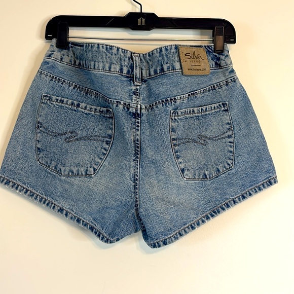 SILVER JEANS Blue Jean Shorts Classic Summer Style - Picture 2 of 5